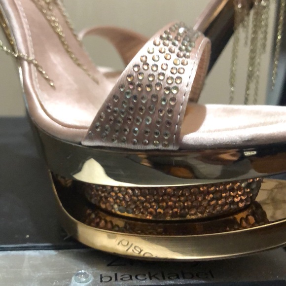 Shoes - Picture 2 of 3